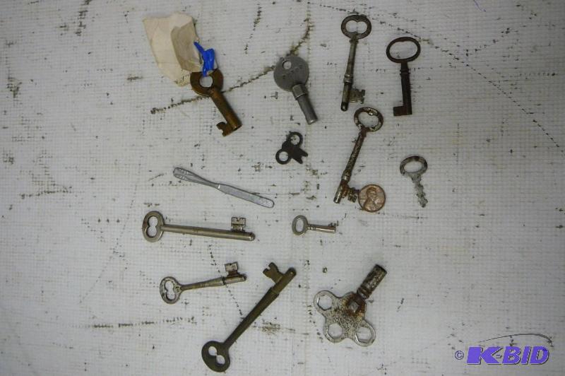 lot 85 image: Lot of keys...