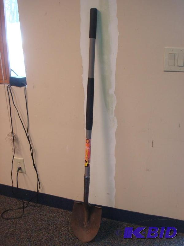 Heavy Duty Padded Grip Shovel&nbsp...