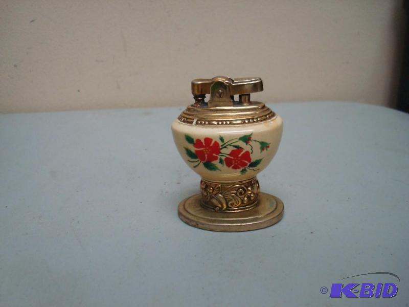 Ronson&nbspEnameled Table lighter, Shows Wea...