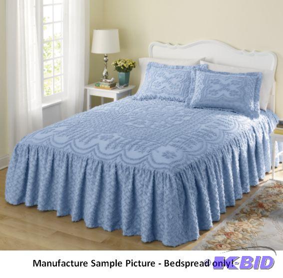 lot 96 image: Baby Blue Chenille Bedspread - King -&nbspA ...