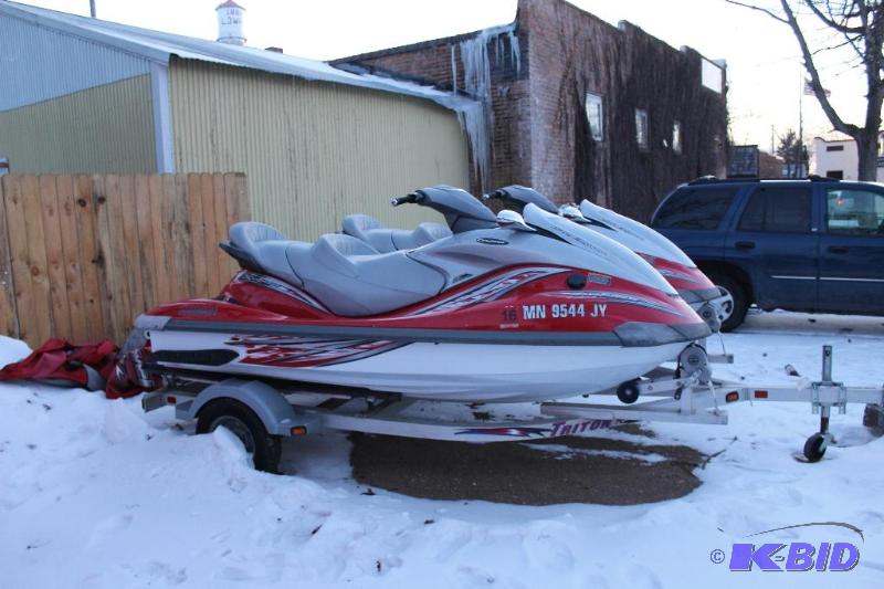 PAIR of 2005 Yamaha WaveRunner FX High Output Jet Skis with Tandem Trailer