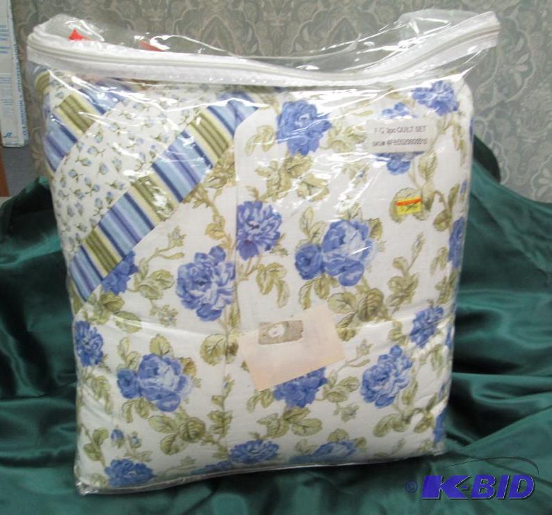 lot 201 image: 3pc FullQueen Quilt set...