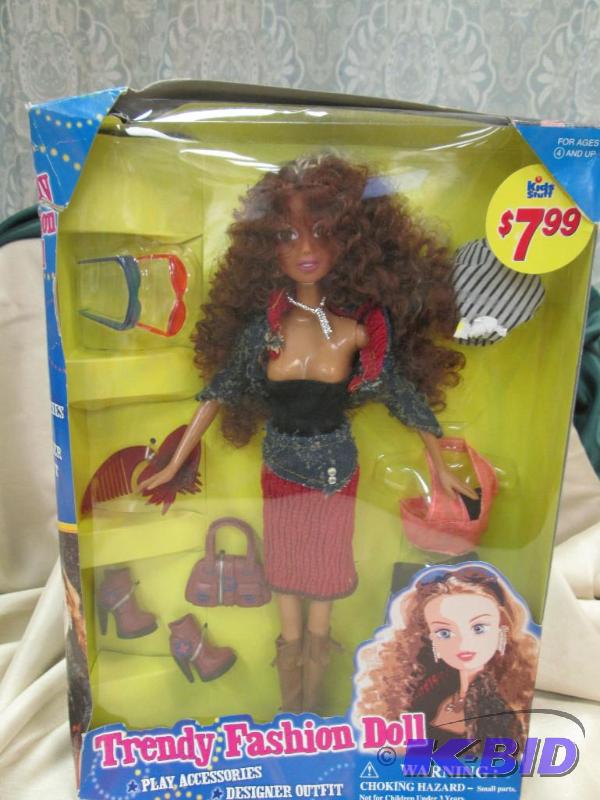 lot 217 image: Trendy Fashion Doll Play Accessories , Design...
