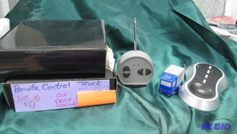 lot 218 image: Qty 2 Remote control truck...