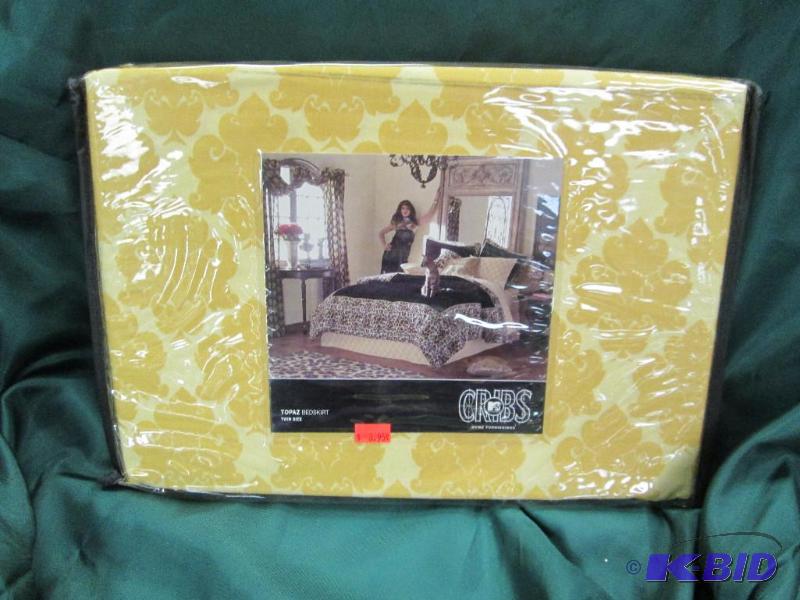 lot 227 image: Topaz Bed skirt Twin size...