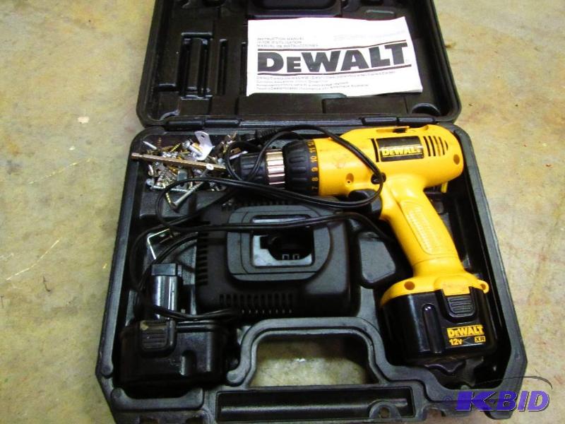 lot 3 image: Dewalt battery operated drill with battery in...