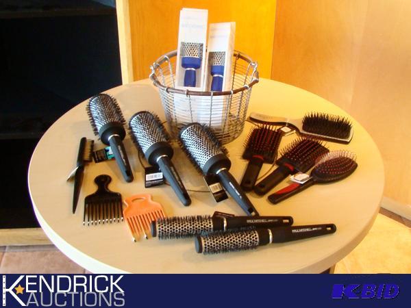 lot 33 image: Large Lot of New Hair Brushes