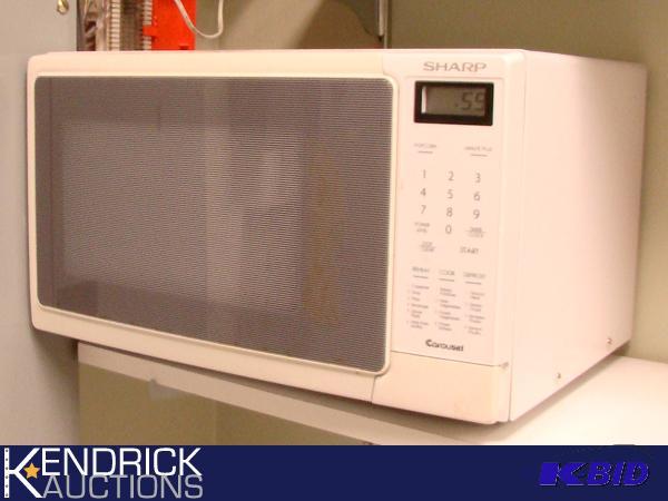 lot 63 image: Sharp Turntable Microwave