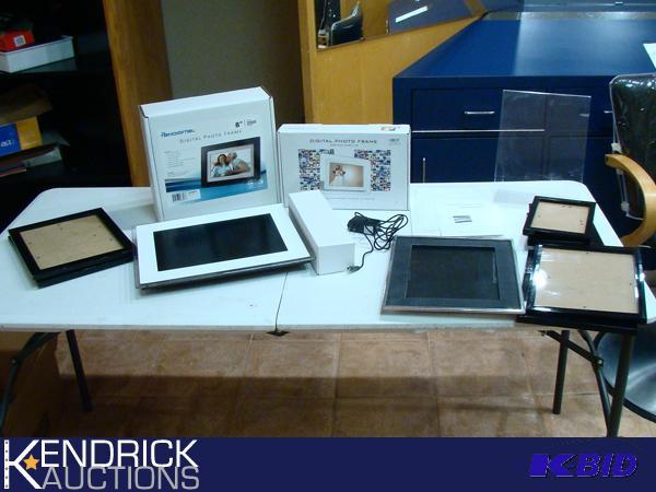 lot 71 image: Large Lot of New Digital Photo Frames and other Frames