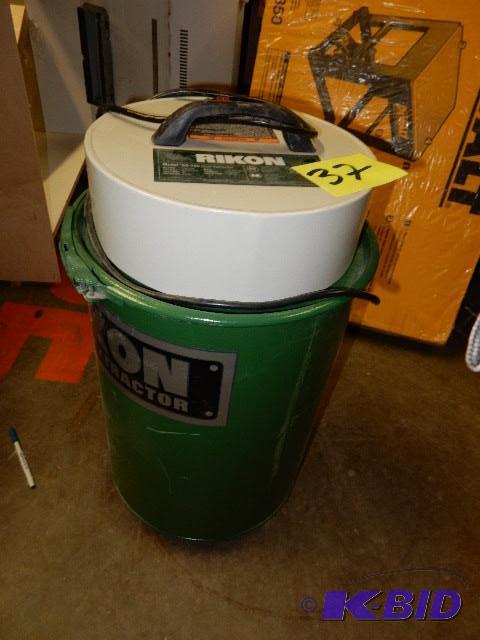 RIKON Model 63-100 Dust collector.. No hoses....