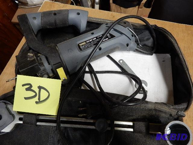 PERFORMAX 5.8 AMP Cut out saw.. Case included...