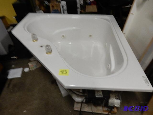 Deep Fibre Glass Spa Tub. Has heater and Pump...