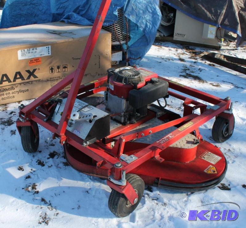 Tow Behind Briggs &amp Stratton Lawn Mower 1...