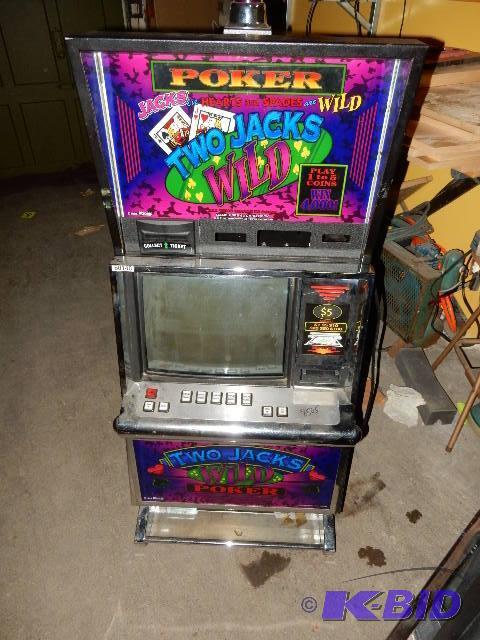 lot 4 image: TWO JACKS WILD, SLOT MACHINE