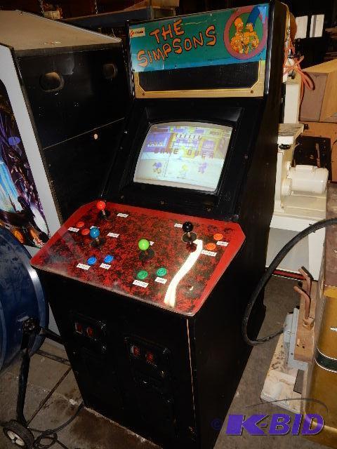 lot 5 image: SIMPSONS, ARCADE VIDEO GAME