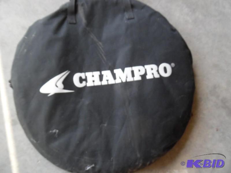 lot 20 image: Sports Net