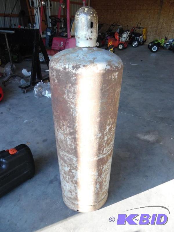 lot 23 image: Propane Cylinder