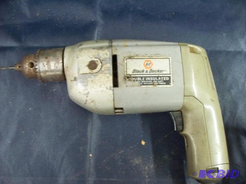 Black  Decker drill works...