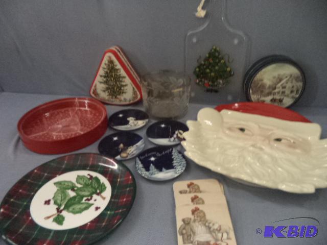 lot 101 image: Santa and Holiday Dishes