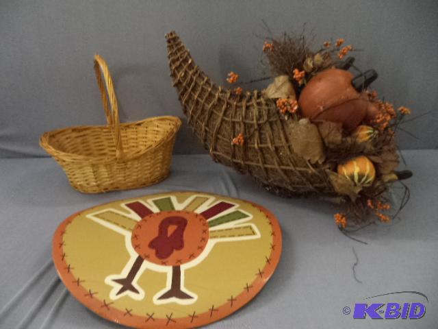 lot 154 image: Thanksgiving Decor