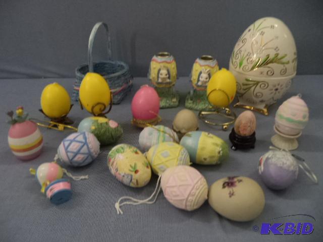 lot 159 image: Easter Decorations
