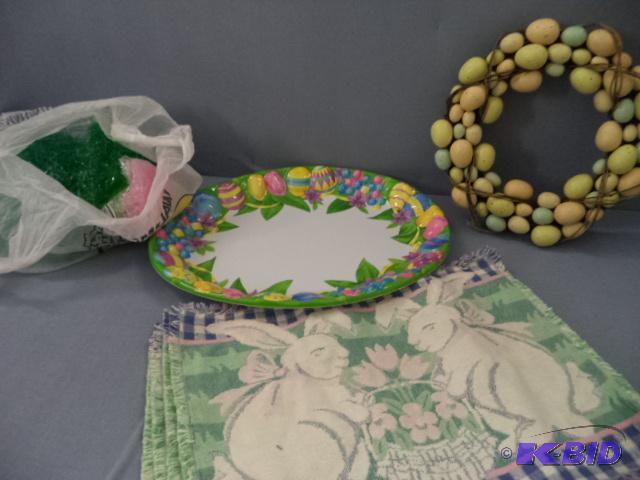 lot 162 image: Table Decorations