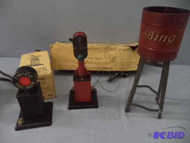 lot 205 image: Marx Train Accessories