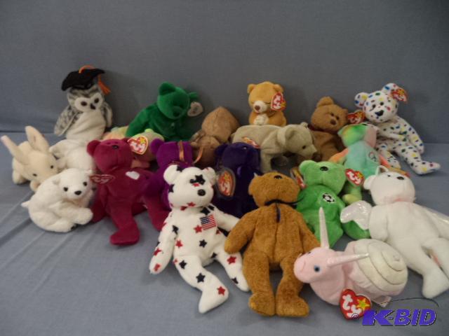 lot 212 image: Beanie Babies