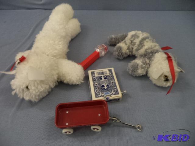 lot 215 image: Animals, Toys