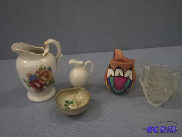 lot 31 image: Mini Pitchers