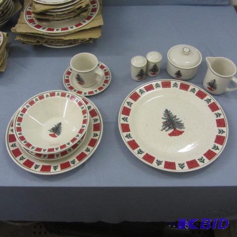 lot 36 image: Holiday Dinnerware