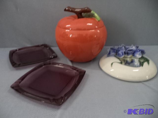 lot 40 image: Apple Cookie, Dresser Piece