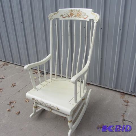 lot 5 image: Spindle Back Rocker