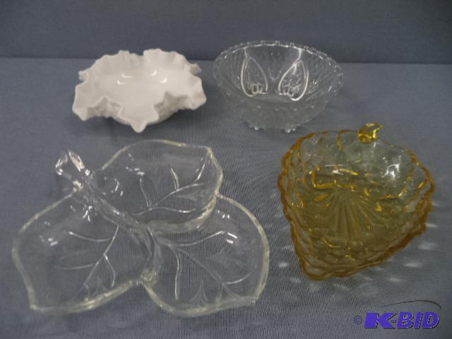 lot 59 image: Candy Dishes