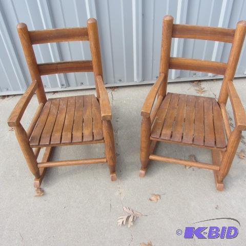 lot 7 image: Childs Slat Back Rockers