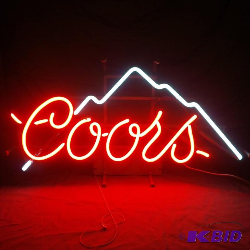 lot 31 image: Vintage Coors Neon