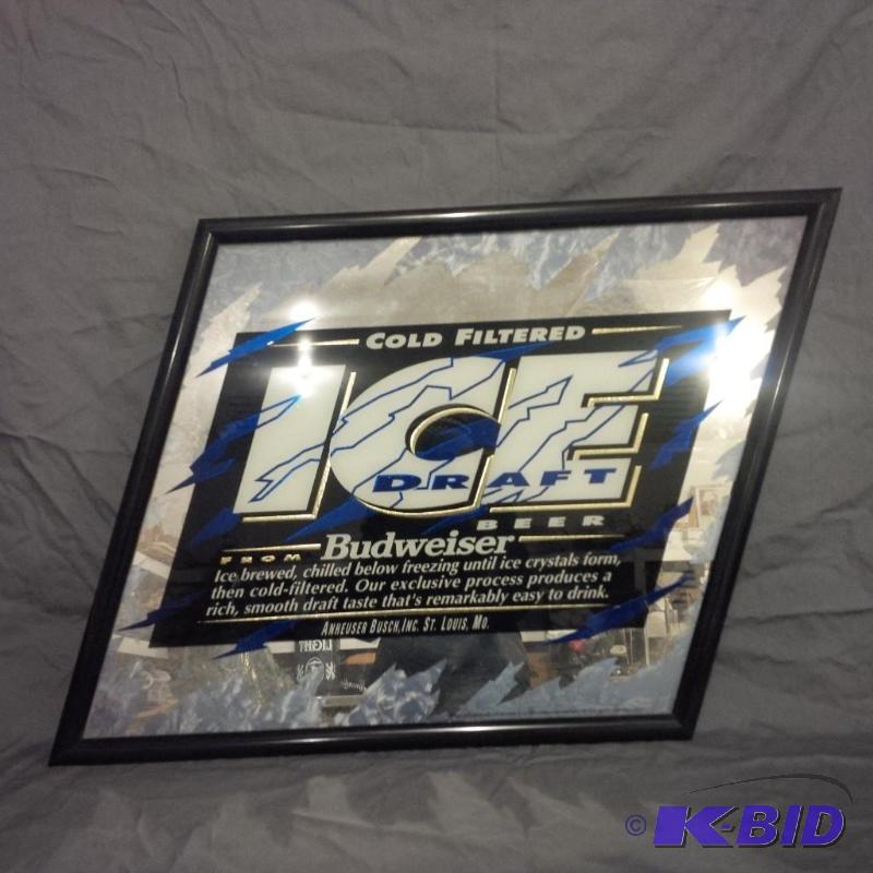 lot 4 image: Vintage Budweiser Mirror