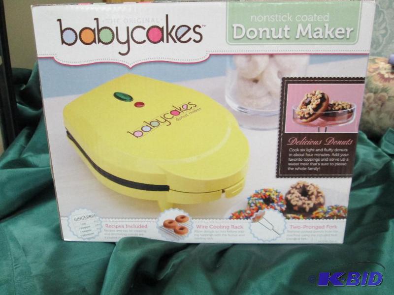lot 27 image: The Original baby cakes- Nonstick coated donu...