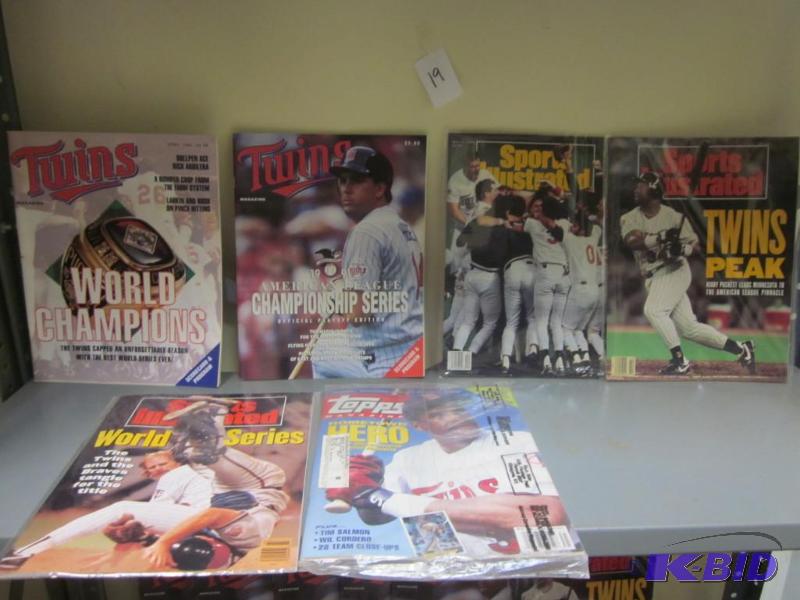 Lot of collectible Twins Magazines, all in pl...