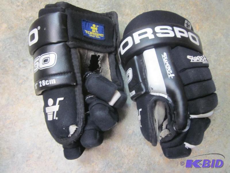 Pair of youth Torspo hockey glove with small ...