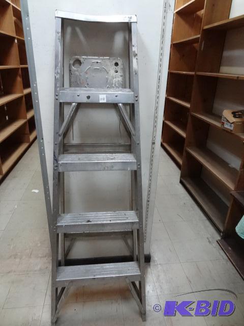 5 Foot Aluminum Step Ladder...