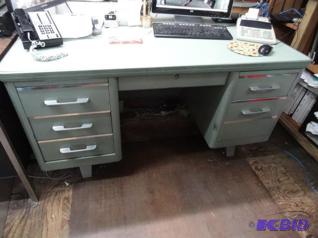Vintage Metal Office Desk 55 X 30 X 29 No Con...