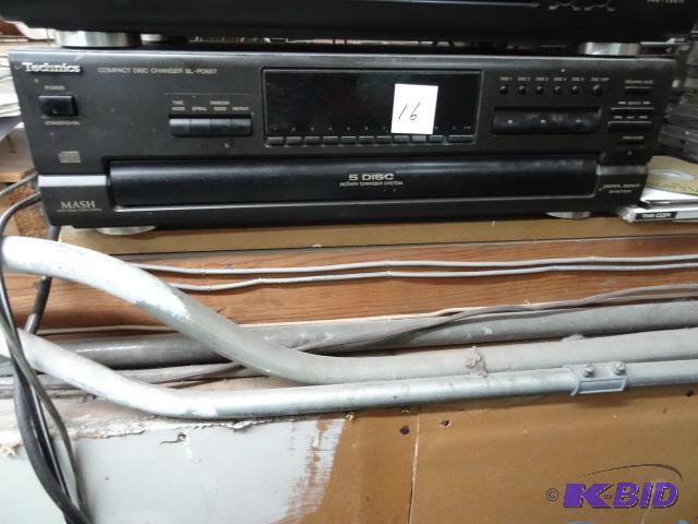 5 Disc Technics CD Player SLPV667...