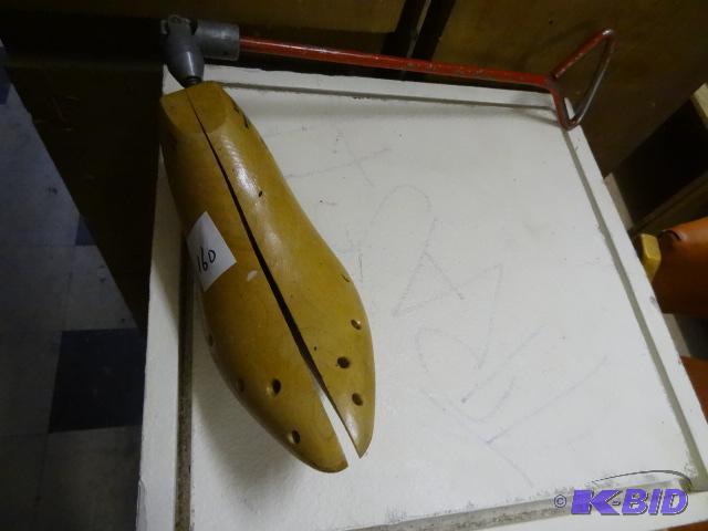 Wooden Shoe Stretcher Mens L...