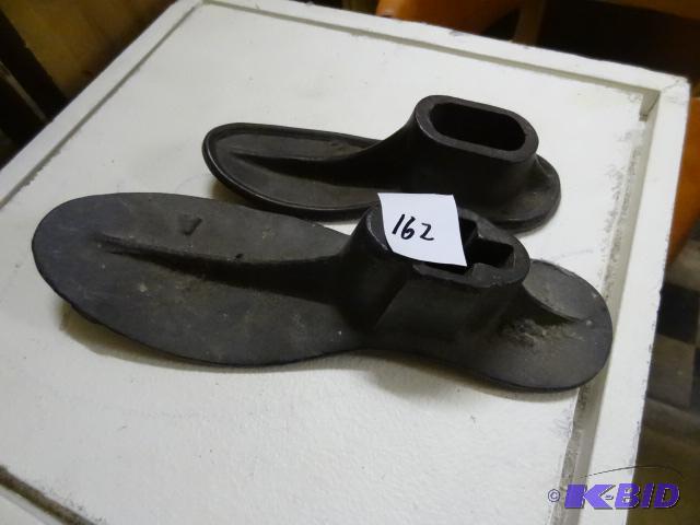 Shoe maker molds. Comes with 2 stands....