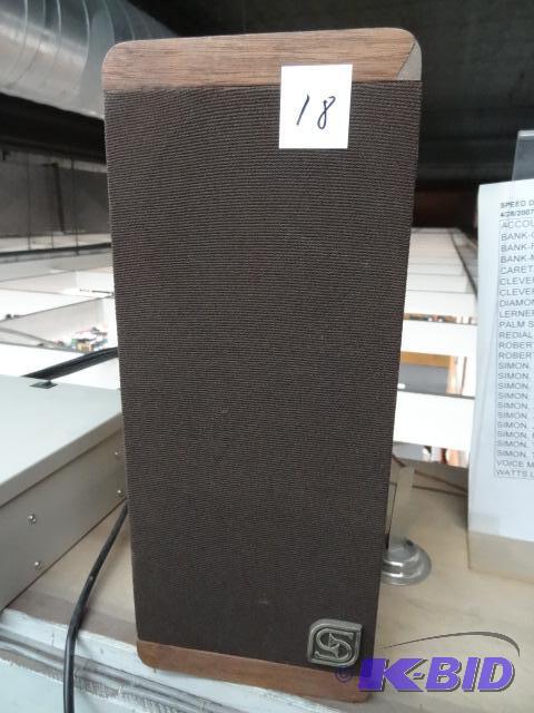 Pair of Bookshelf Speakers...