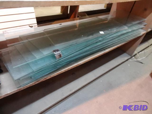 Glass Shelves Various Sizes Approx. 20 Pieces...