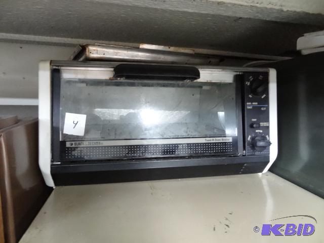 Black and Decker Toaster Oven...