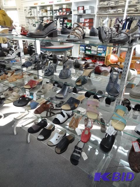 Metal Retail Display Double Sided Glass Shelv...