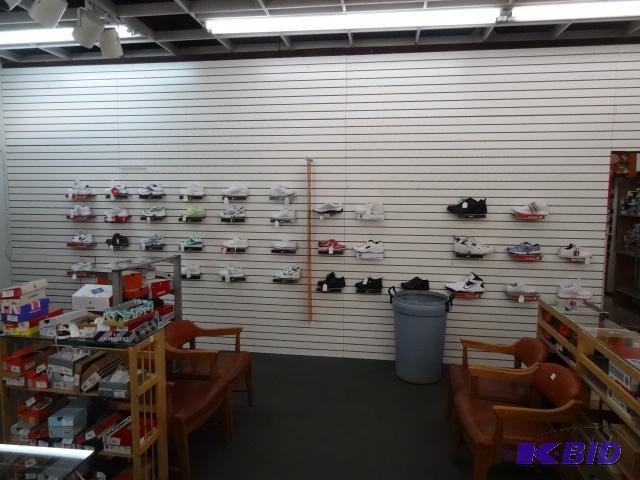267 X 110 Slat Wall. No Contents. Bring Tools...